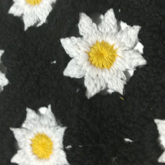 Crochet Bandana Headscarf Daisy Flowers - Picture 7 of 9
